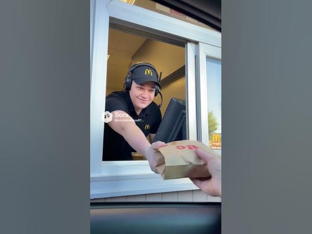 Video thumbnail for steak qui travaille  au Macdonald