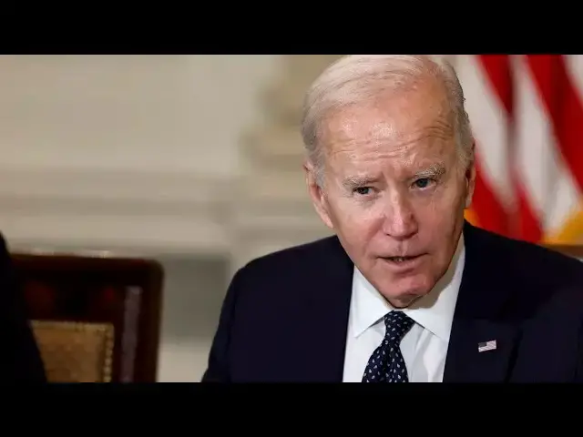 Video thumbnail for Chaos In Oval Office - Aides Scream At Reporters, Boots Them Out