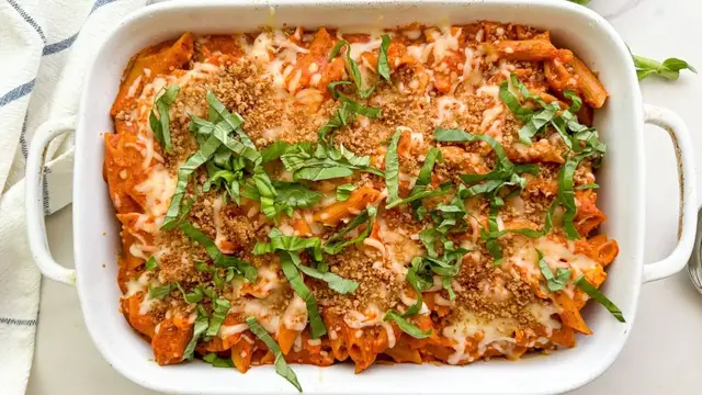 'Video thumbnail for Baked Creamy Red Pepper Penne Pasta Recipe'