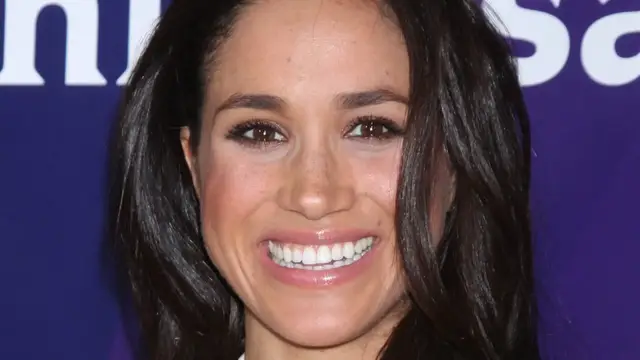 Video thumbnail for These Celebs Treat Their Waiters Like Absolute Garbage