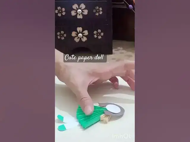 Video thumbnail for Cute paper doll by using colourful papers