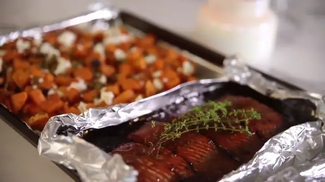 Video thumbnail for 3 Easy Fall Sheet Pan Dinners  One Pot Meals  iHeartFall Ep. 16 MissLizHeart(720P HD)