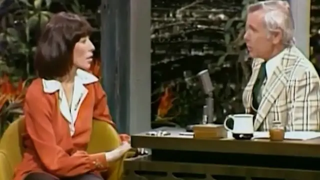 Video thumbnail for Lily Tomlin's Transformation Is Seriously Turning Heads