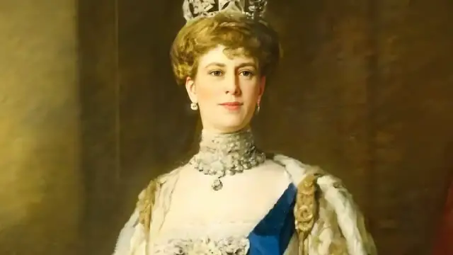 Video thumbnail for Queens Who Were Beyond Weird