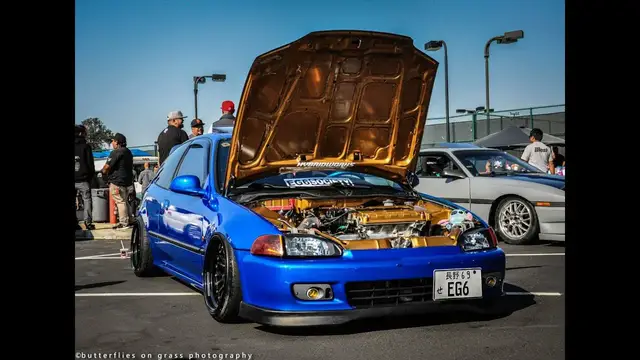 'Video thumbnail for Jon's 1992 Honda Civic hatchback w/ B16A swap + CCW LM20's on AIR SUSP!!! [Hellaflush EG6]'