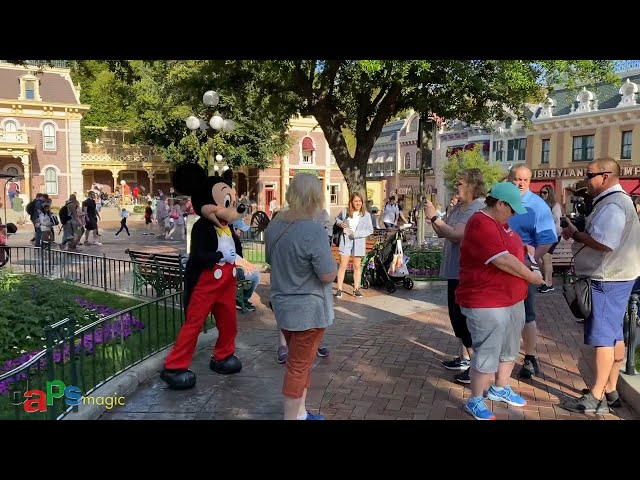 Video thumbnail for First Set Traditional Disney Character Meet and Greets - Town Square - Disneyland