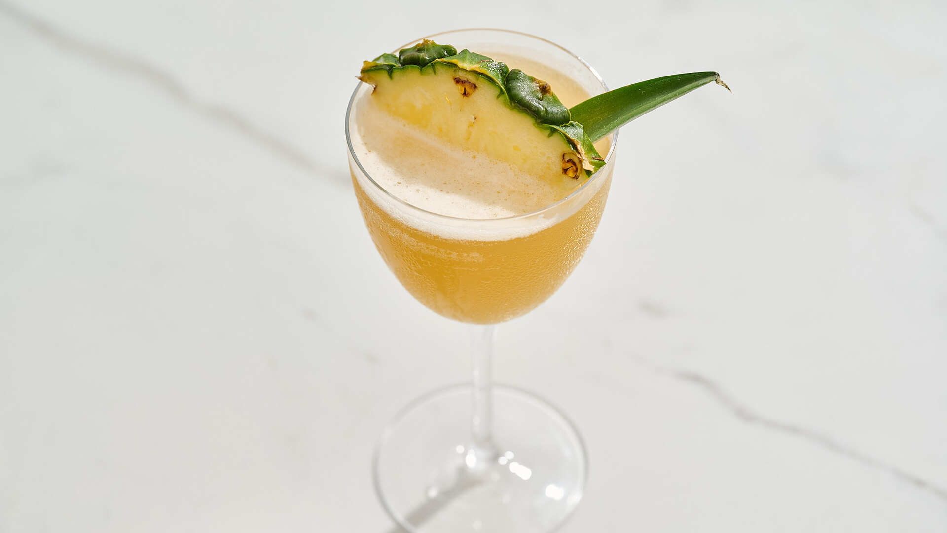 Video thumbnail for Classic Algonquin Cocktail Recipe