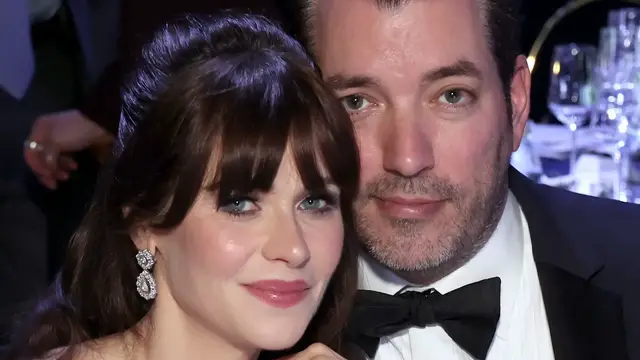 Video thumbnail for Jonathan Scott & Zoey Deschanel's Relationship Always Felt Off