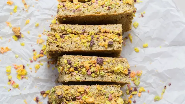 'Video thumbnail for Transform Those Boxes Of Cereal In Your Pantry Into These Sweet Ice Cream Sandwiches'