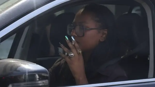 Video thumbnail for Pics Of Sasha Obama Smoking Proved She Hasn't Kicked The Bad Habit