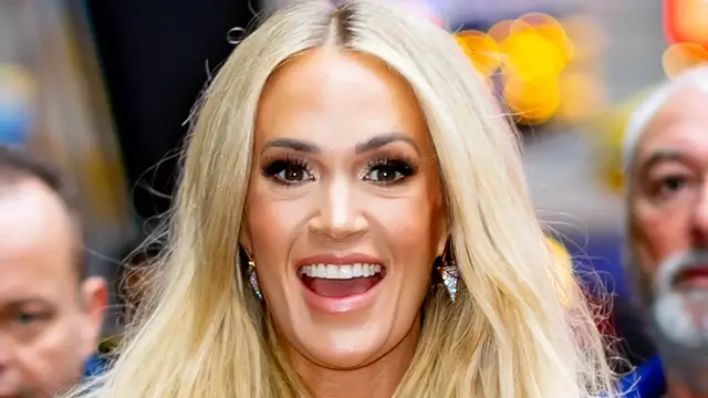 'Video thumbnail for Carrie Underwood Faces Yet Another Horrible Makeup Fail'