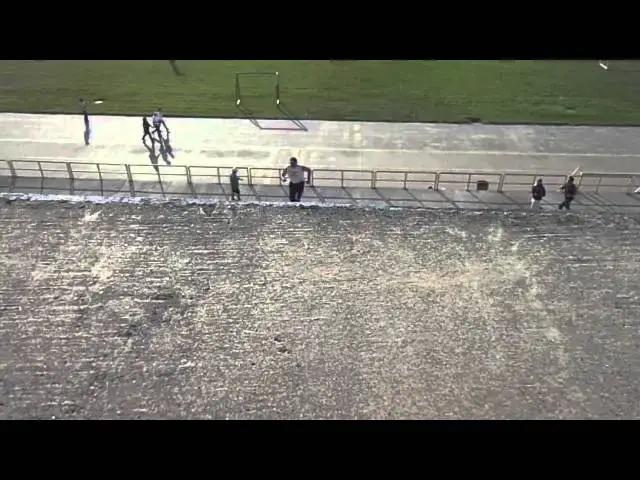 Video thumbnail for Subiendo Gradas en Polideportivo