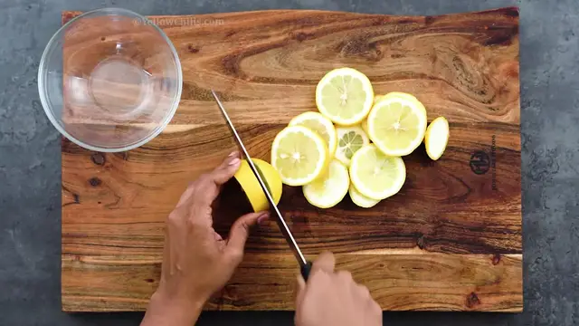 'Video thumbnail for Healthy Lemon Water Recipe (720p 24fps)'