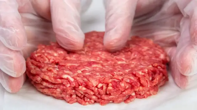Video thumbnail for The Biggest Mistakes Everyone Makes When Cooking Burgers
