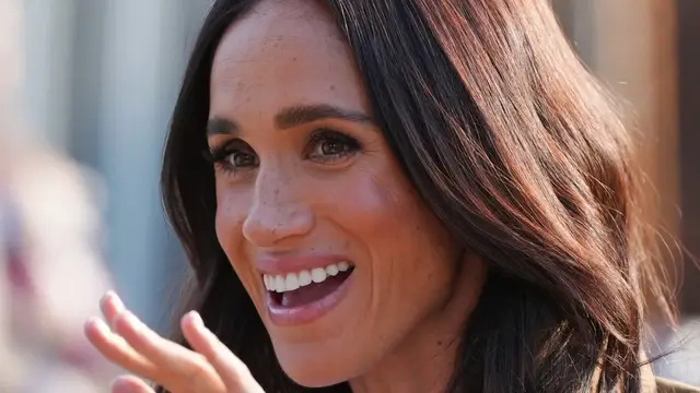 Video thumbnail for We Can't Get Over These Iconic Meghan Markle Bloopers