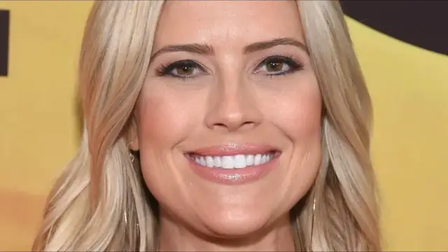 'Video thumbnail for What Really Went Down During Christina Hall And Tarek El Moussa's Relationship?'