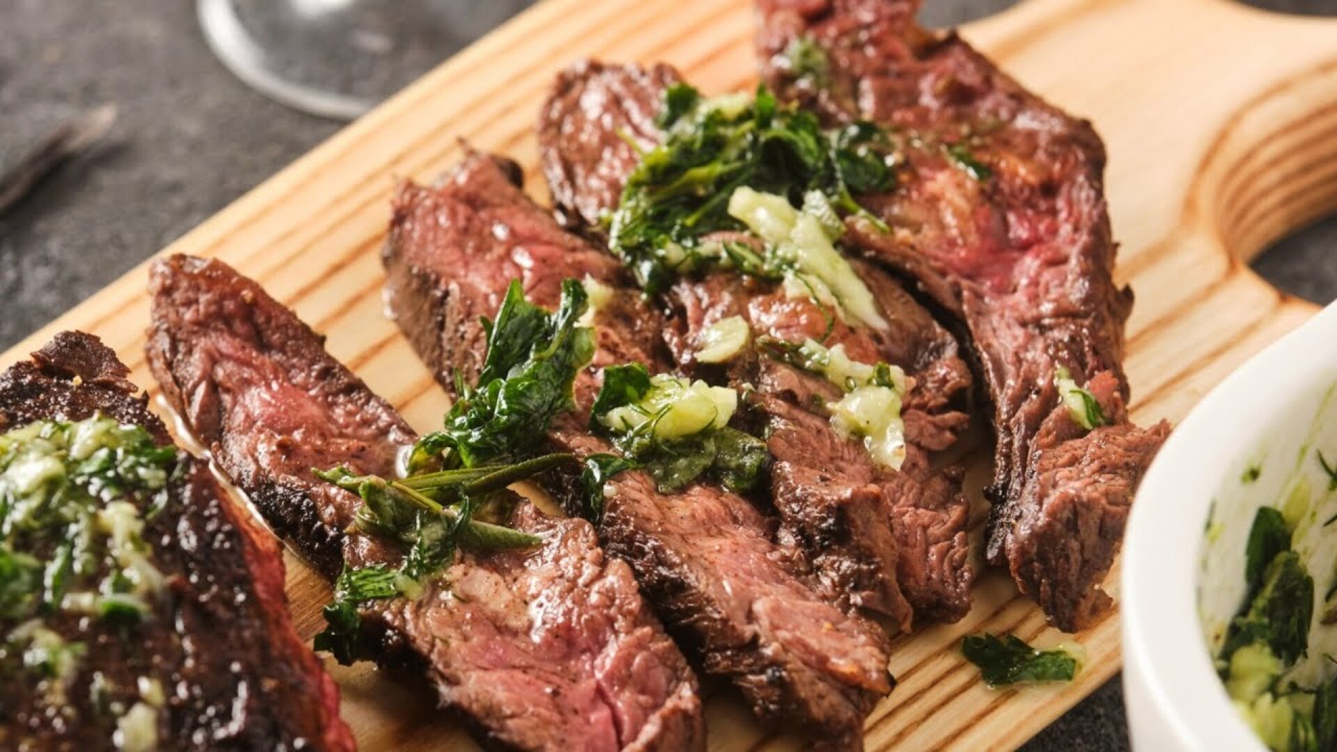 Video thumbnail for Cuts Of Steak Chefs Always Avoid