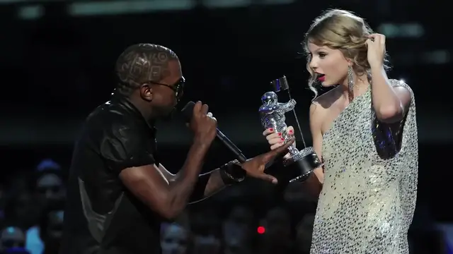 'Video thumbnail for Taylor Swift Moments That Left Everyone Cringing'