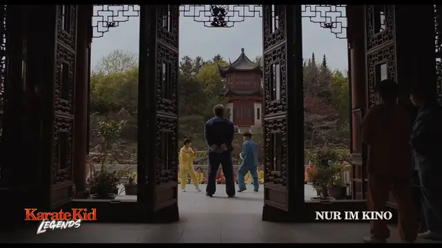 'Video thumbnail for KARATE KID: LEGENDS - offizieller Trailer (HD)'