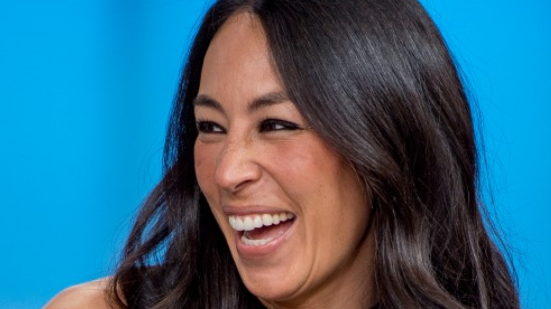 Video thumbnail for Joanna Gaines' Transformation Continues To Leave Us Stunned