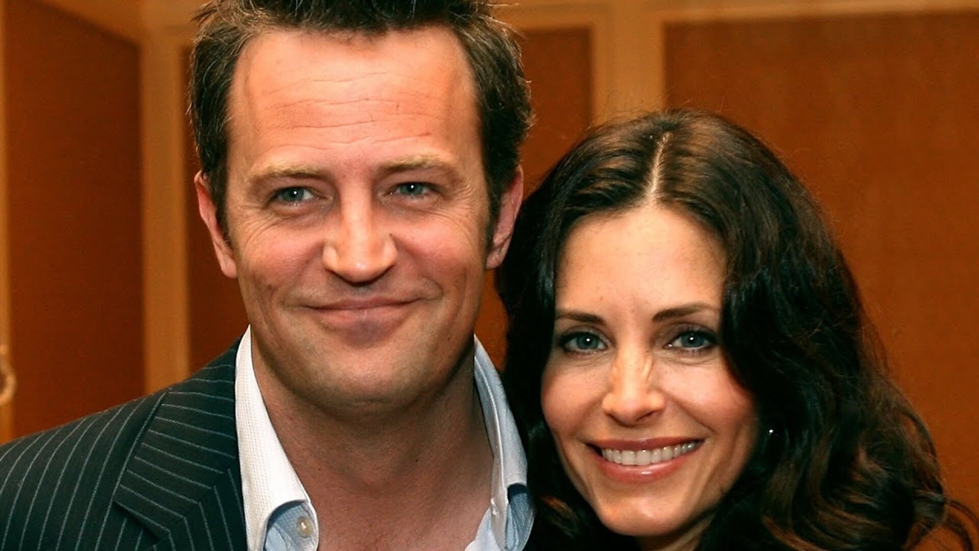 Video thumbnail for What We Know About Matthew Perry And Courteney Cox's Real-Life Relationship