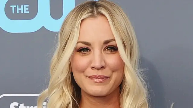 Video thumbnail for Kaley Cuoco's Drastic Hair Transformation Has Heads Turning