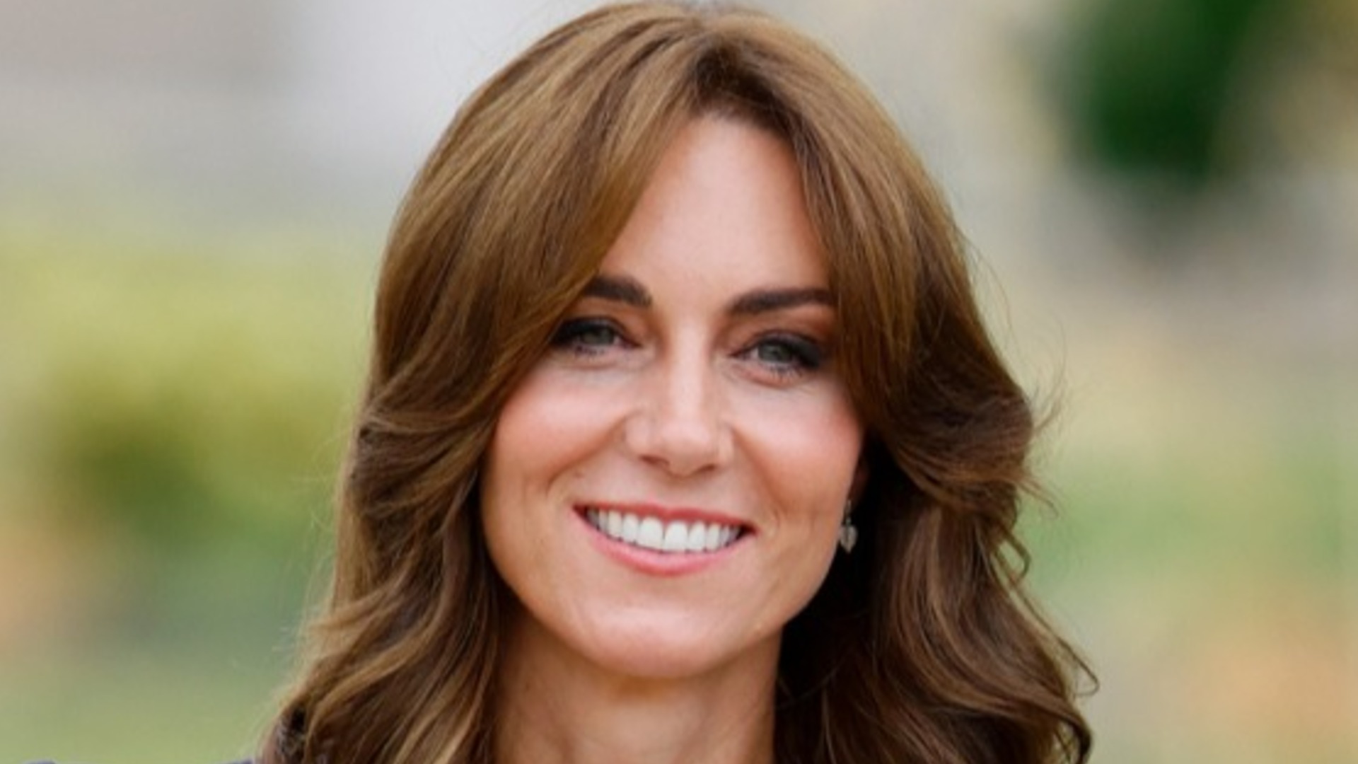 Video thumbnail for Side-By-Side Photos Of Kate Middleton's Face Transformation Are Stunning