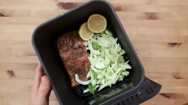 'Video thumbnail for These 'One Pot' Dinners Will Make Your Life Easier (720p 30fps)'