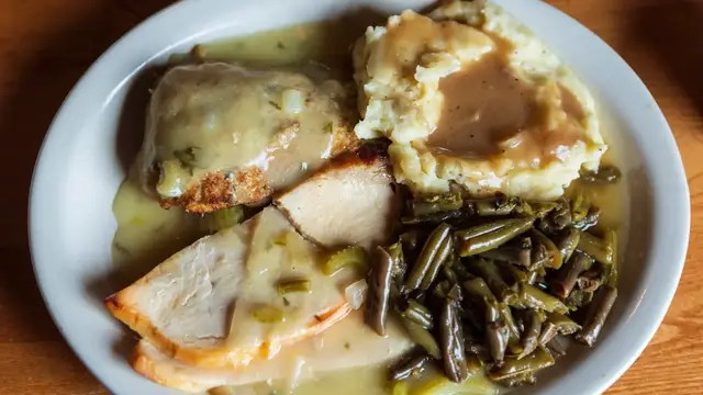 'Video thumbnail for Rules That Cracker Barrel Employees Have To Follow'