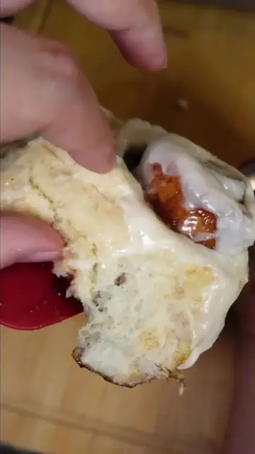 Video thumbnail for Freshly baked cinnamon rolls