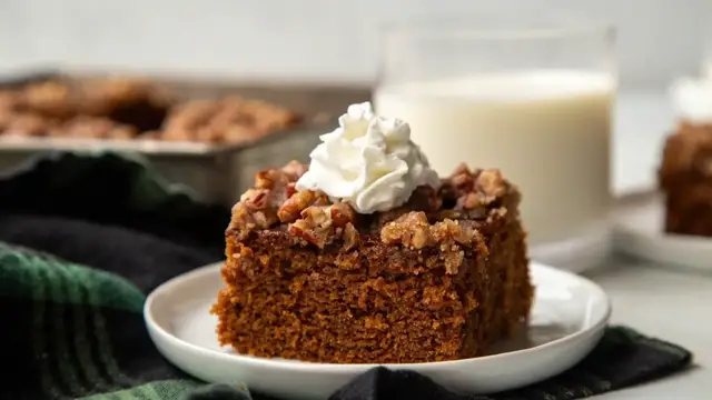 Video thumbnail for Pecan Praline Gingerbread Cake Recipe