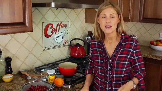 Video thumbnail for How To Make Cranberry Sauce   Healthy Holiday Recipe(720P HD)
