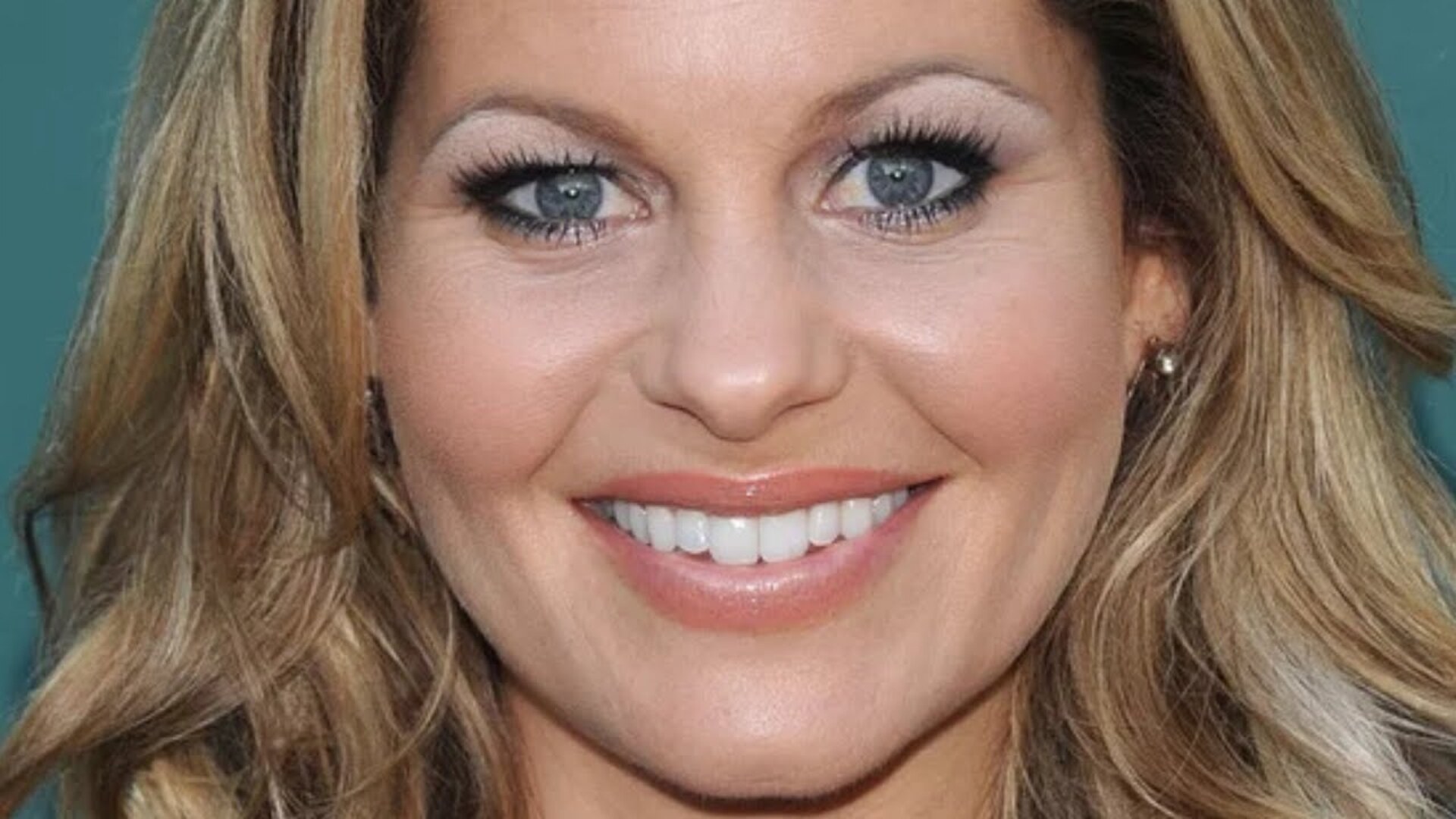 Video thumbnail for Tragic Details About The Cast Of Full House