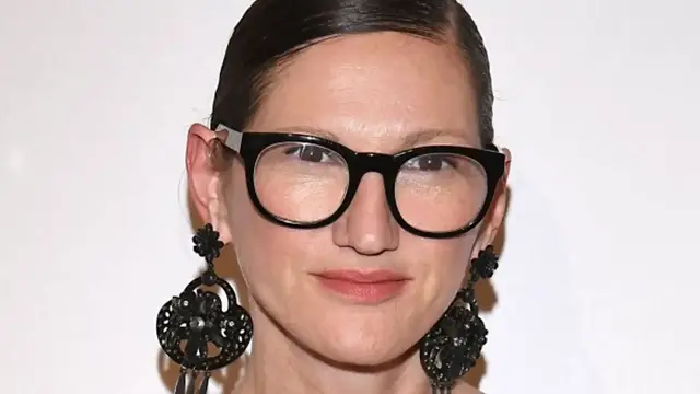 Video thumbnail for RHONY Star Jenna Lyons' Transformation Is Seriously Stunning