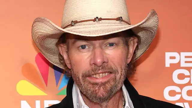 Video thumbnail for Toby Keith's Battle With Stomach Cancer Explained