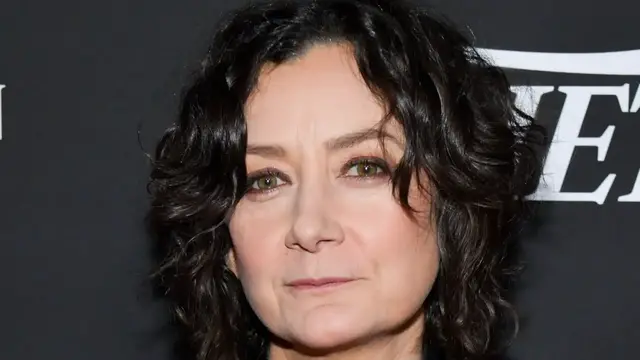 'Video thumbnail for Here's What Sara Gilbert's Been Up To'