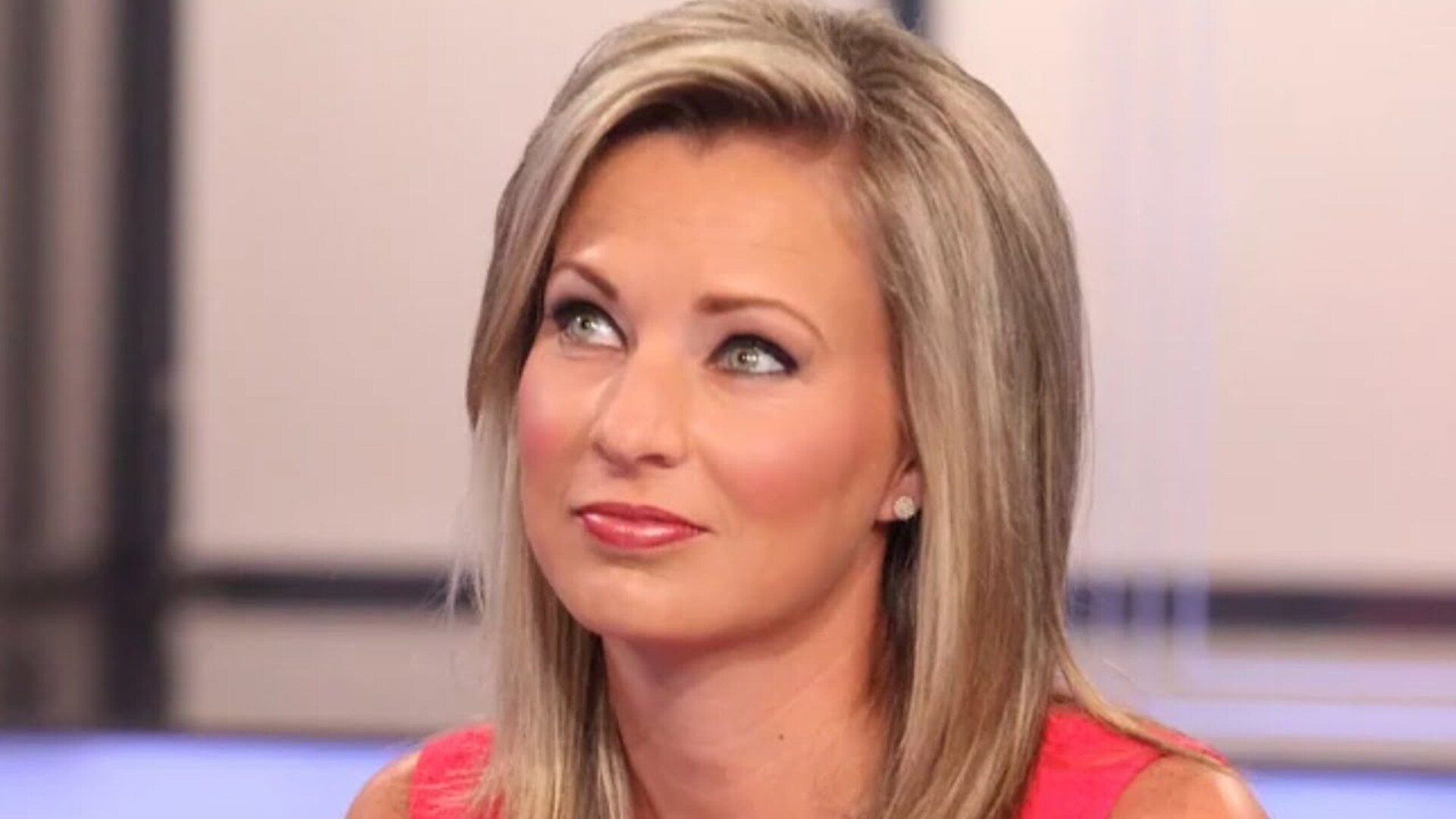Video thumbnail for Details Revealed About Fox News' Sandra Smith