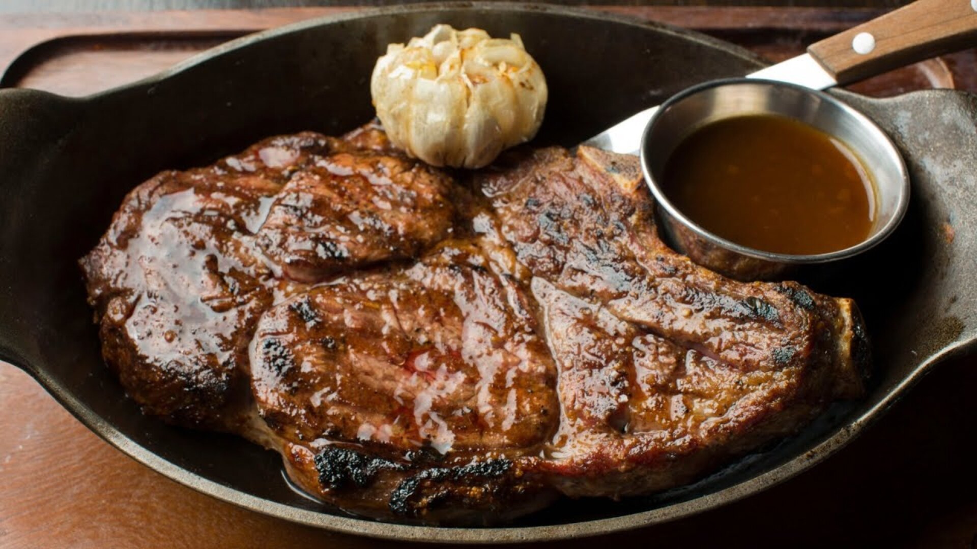 Video thumbnail for Really Weird Rules Steakhouse Employees Are Forced To Follow