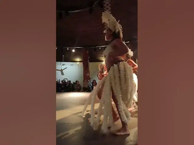 Video thumbnail for Baile en la Isla de Pascua 🗿#short Dance in the Pascua Island