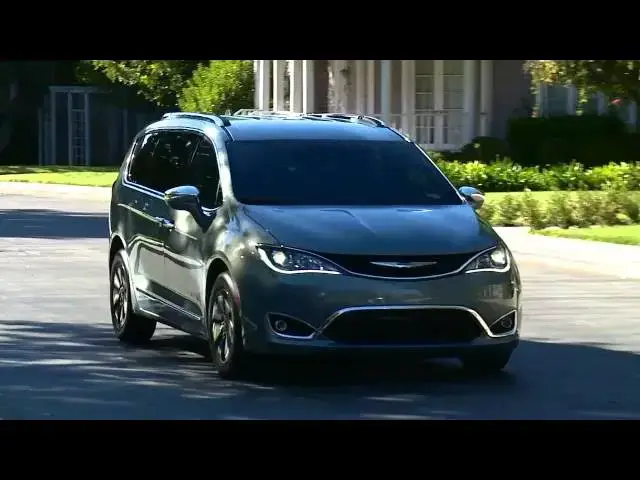 'Video thumbnail for 2017 Chrysler Pacifica: the new minivans'
