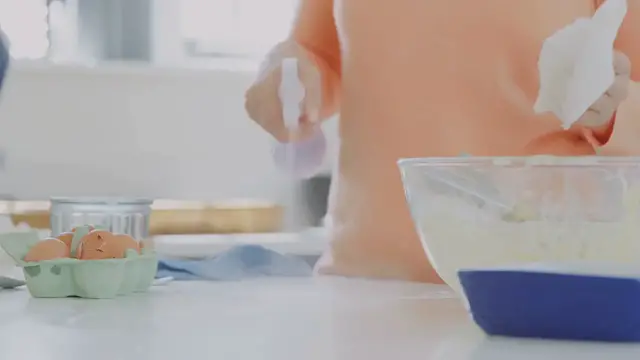 Video thumbnail for Cleaning Microwave Interiors