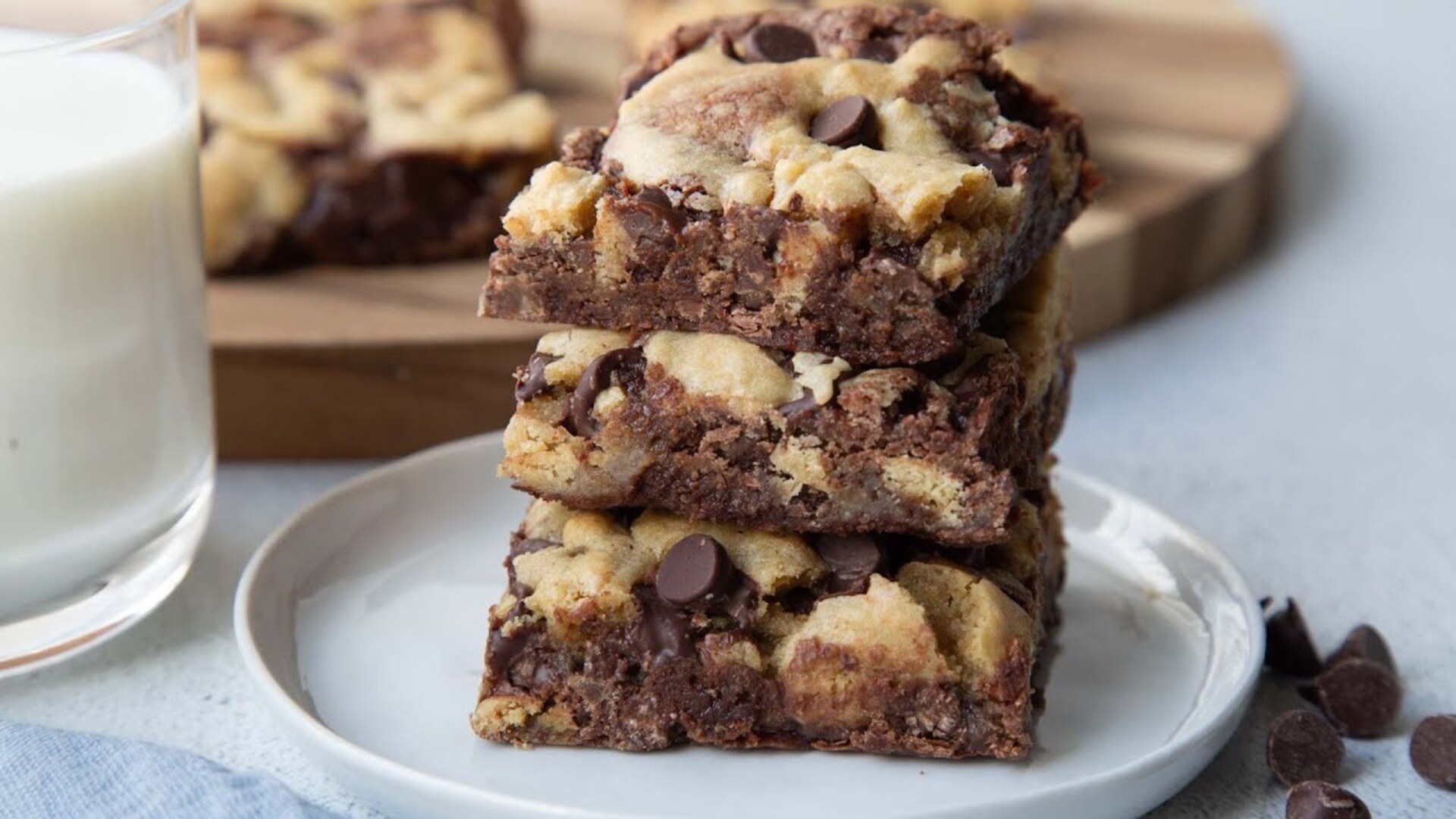 Video thumbnail for Brown Butter Ooey Gooey Brookie Recipe