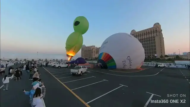 Video thumbnail for Qatar Hot Air Balloon preparation in just 1 minute - 8x speed.