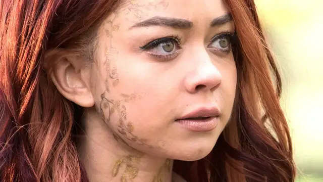 'Video thumbnail for Why You Rarely See Sarah Hyland Anymore'