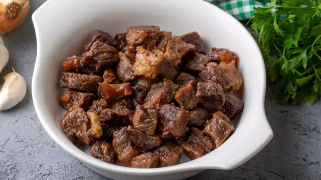 Video thumbnail for 13 Tips For Cooking Steak In A Slow Cooker