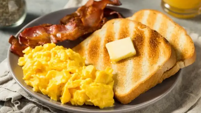 'Video thumbnail for Julia Child's Egg Trick For Creamier Scrambles Is Game-Changing'