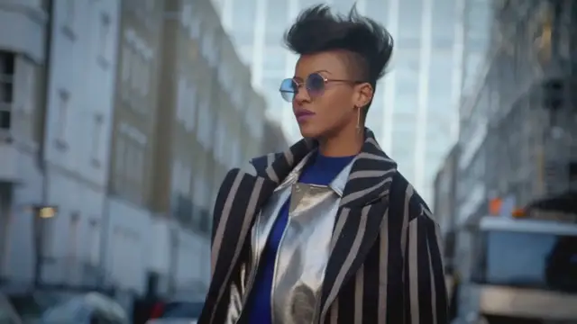 Video thumbnail for Beyoncé Dazzles in $5,000 Pucci Ensemble During Brooklyn Pizza Date with JAY-Z