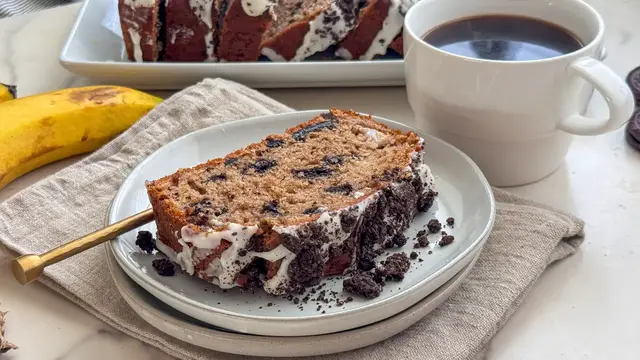 Video thumbnail for Oreo Banana Bread Recipe