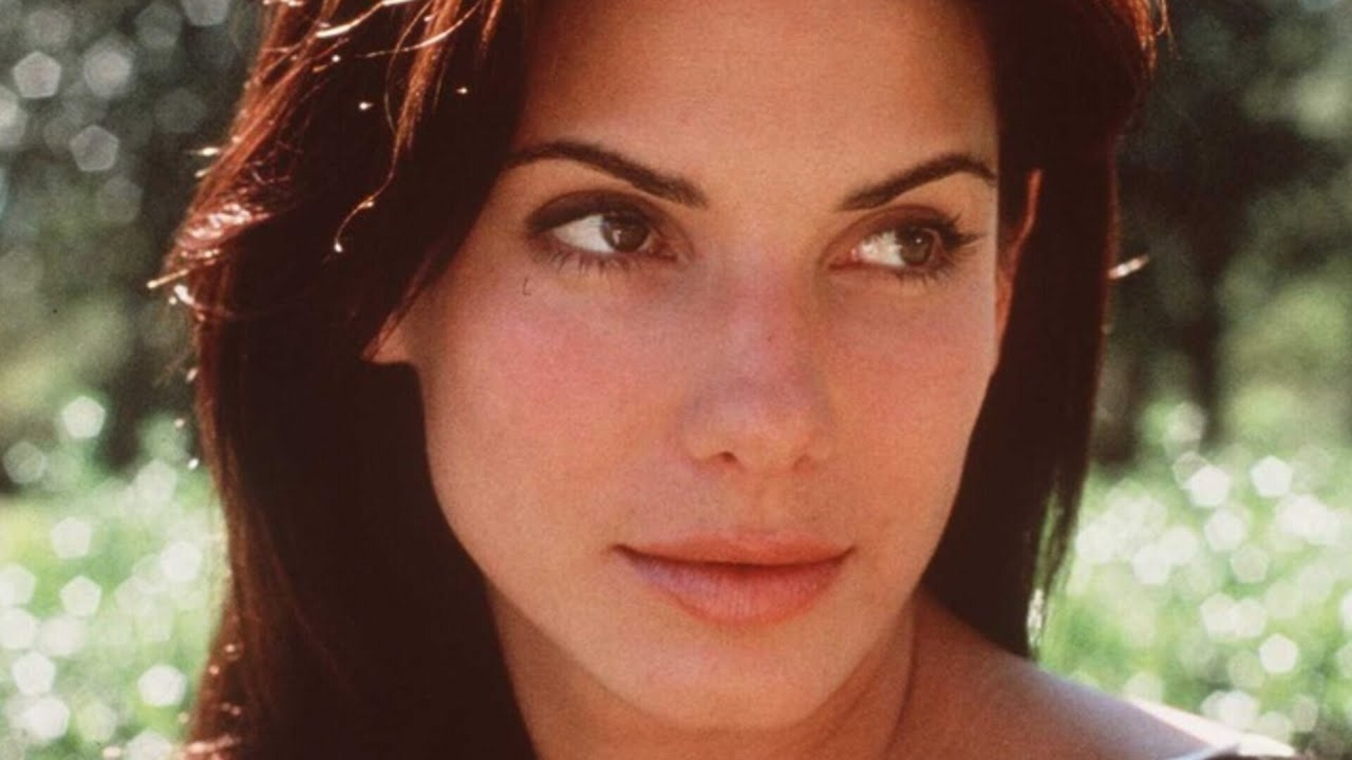 Video thumbnail for Sandra Bullock's Transformation Is Seriously Turning Heads