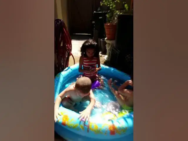 'Video thumbnail for Llego el verano y los mellizos lo saben'